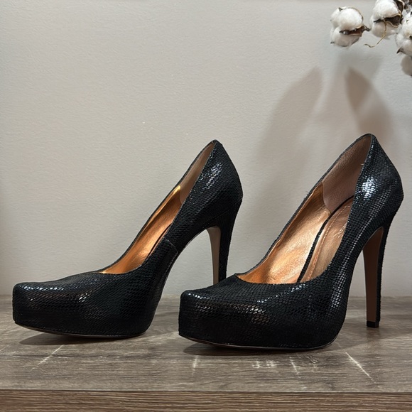 BCBGeneration Black Leather Heels - Picture 5 of 7